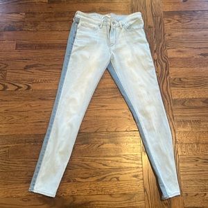 Levi's 711 two-tone Skinny Jeans light blue denim front dark blue denim back